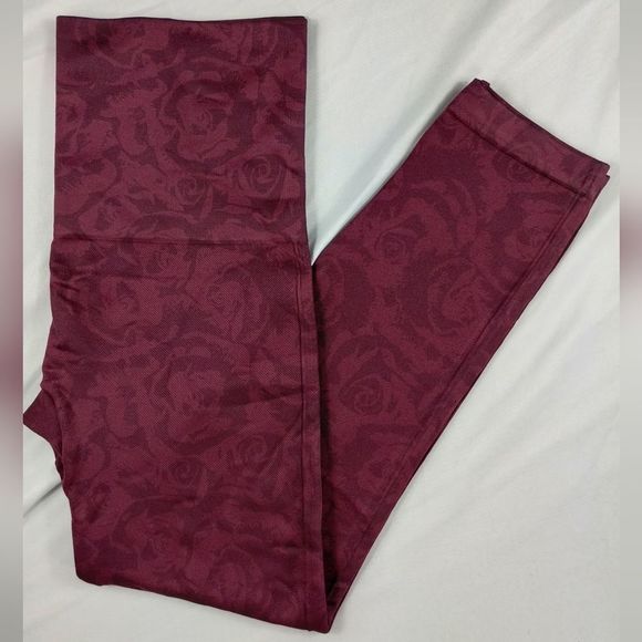 Spanx Look At Me Now Cropped Garnet Rose Seamless Leggings Large Waist 13" - Picture 1 of 8